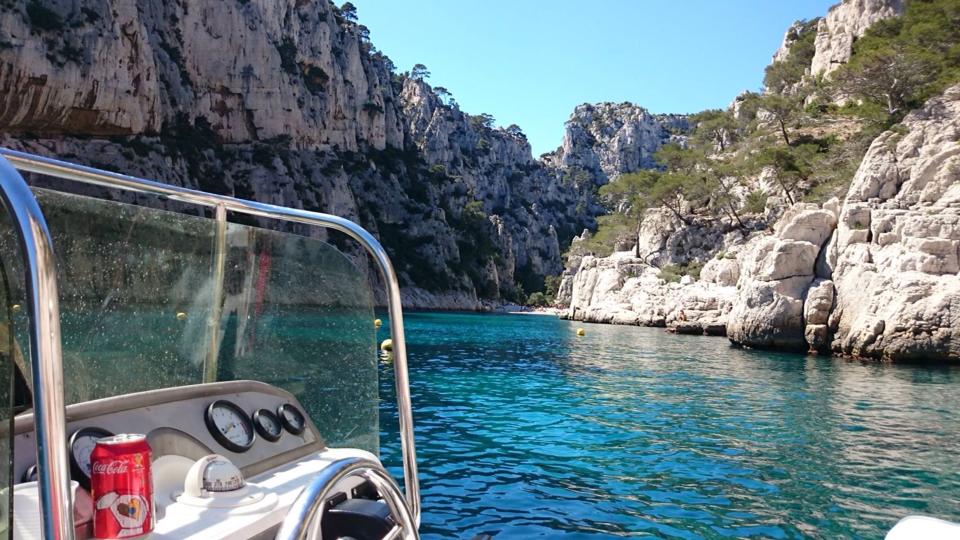 Explorez des Couchers de Soleil Inoubliables en Mer avec l'Eden Boat : Balade en Fin de Journée