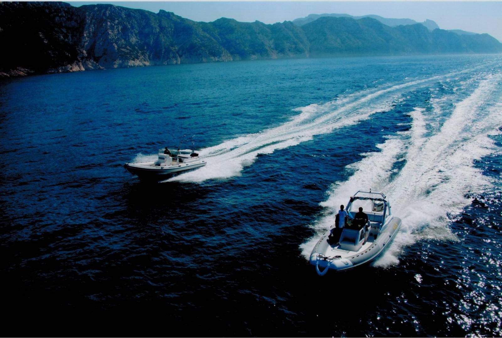 Naviguez vers le succès avec l'Eden Boat : Rallye incentive d'entreprise dans un cadre paradisiaque